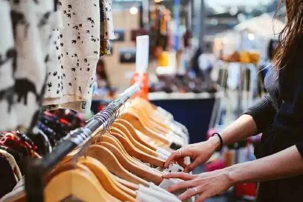 راهنمای مراحل راه اندازی برند لباس