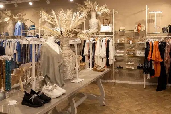 نحوه قیمت گذاری لباس برای فروش بهتر