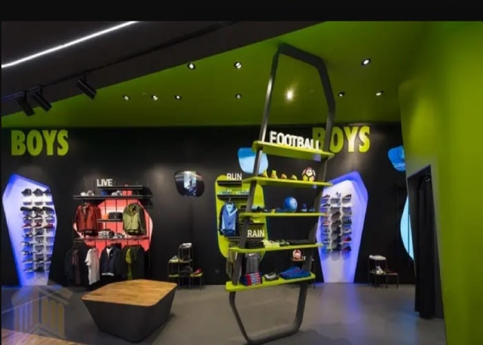 دکور مغازه لوازم ورزشی کوچک